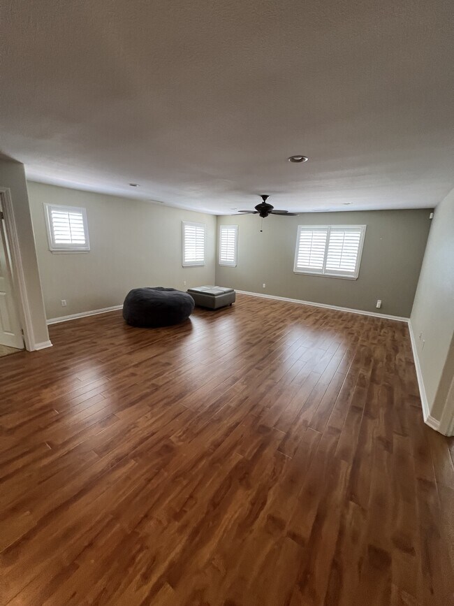 Building Photo - 42251 Harwick Ln