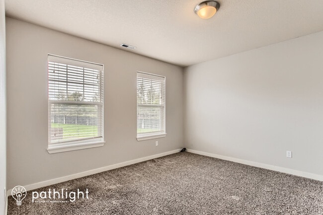 Building Photo - 1053 Nw 1st Ave, Canby, OR, 97013