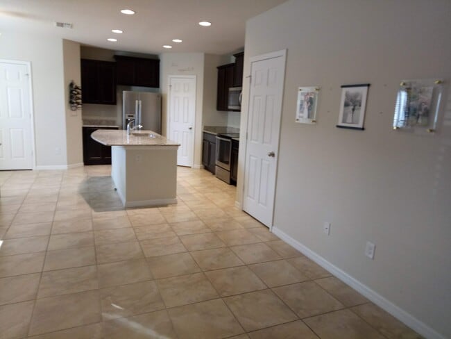 Building Photo - 4755 Chatterton Way