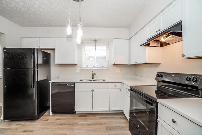 Building Photo - 6605 Hancock Ct