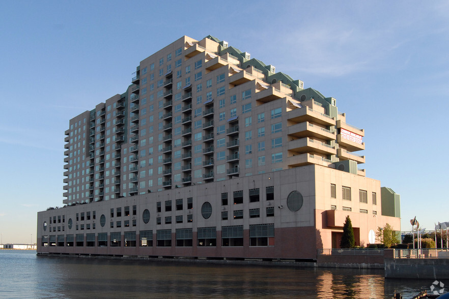 Primary Photo - Dockside Luxury Apartments