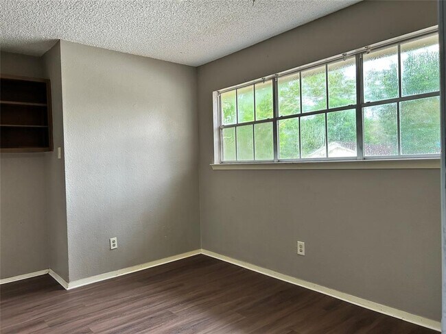 Building Photo - 23122 Dew Wood Ln