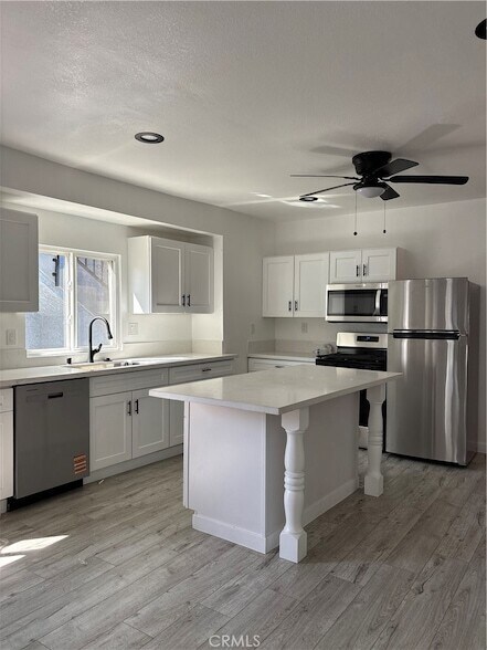 Building Photo - 5325 Latham St