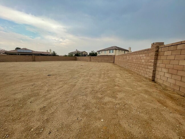 Building Photo - 19199 La Quinta Pl