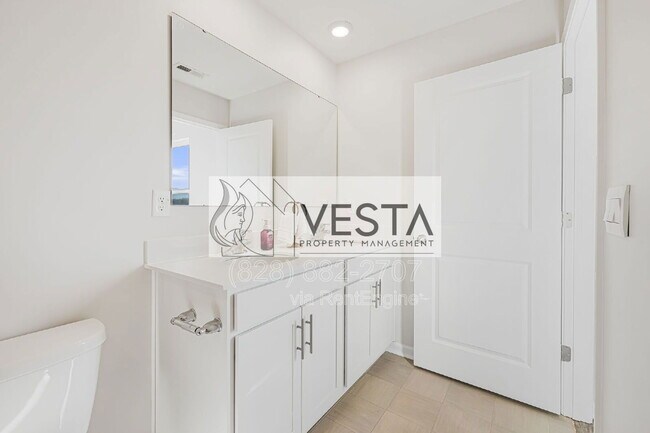 Building Photo - 30 Benedict Ln