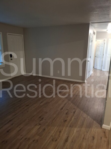 Building Photo - 8001 E 89th Ter