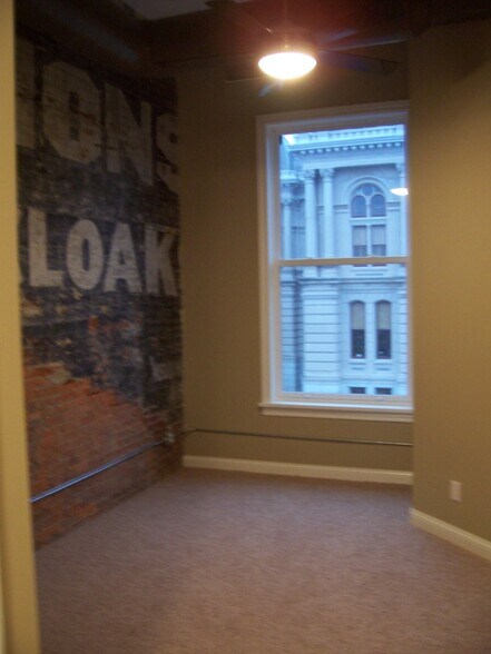 Building Photo - 120 N 3rd St