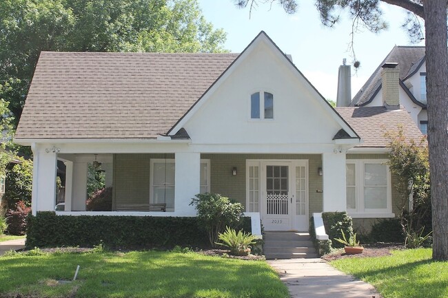 Primary Photo - 2039 W Main St