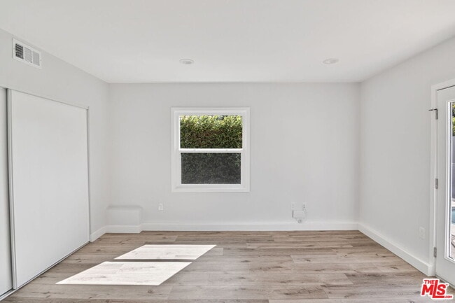 Building Photo - 2383 Panorama Terrace