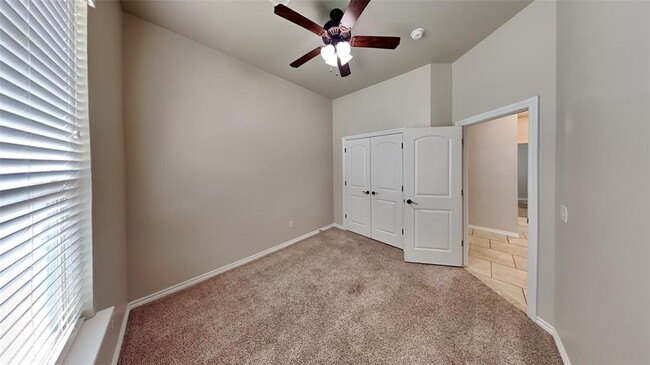 Building Photo - 725 Dusty Trail