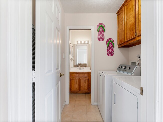 Building Photo - 779 Cr 257