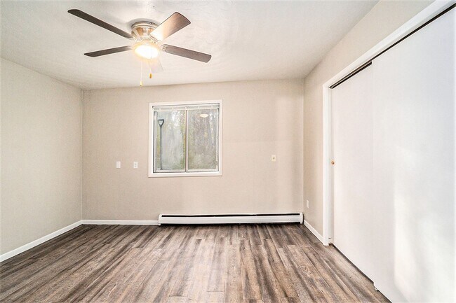 Building Photo - Newly remodeled 1 bedroom 1 bathroom - Ask about our Security Deposit Alternative!