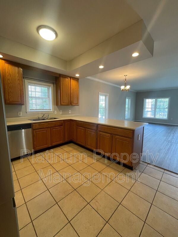 Building Photo - 48 Weyman Ave SW