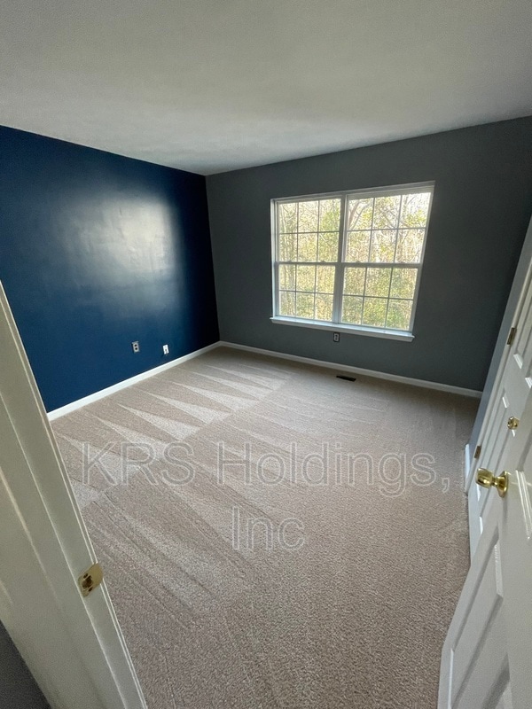 Building Photo - 861 Sugarloaf Run