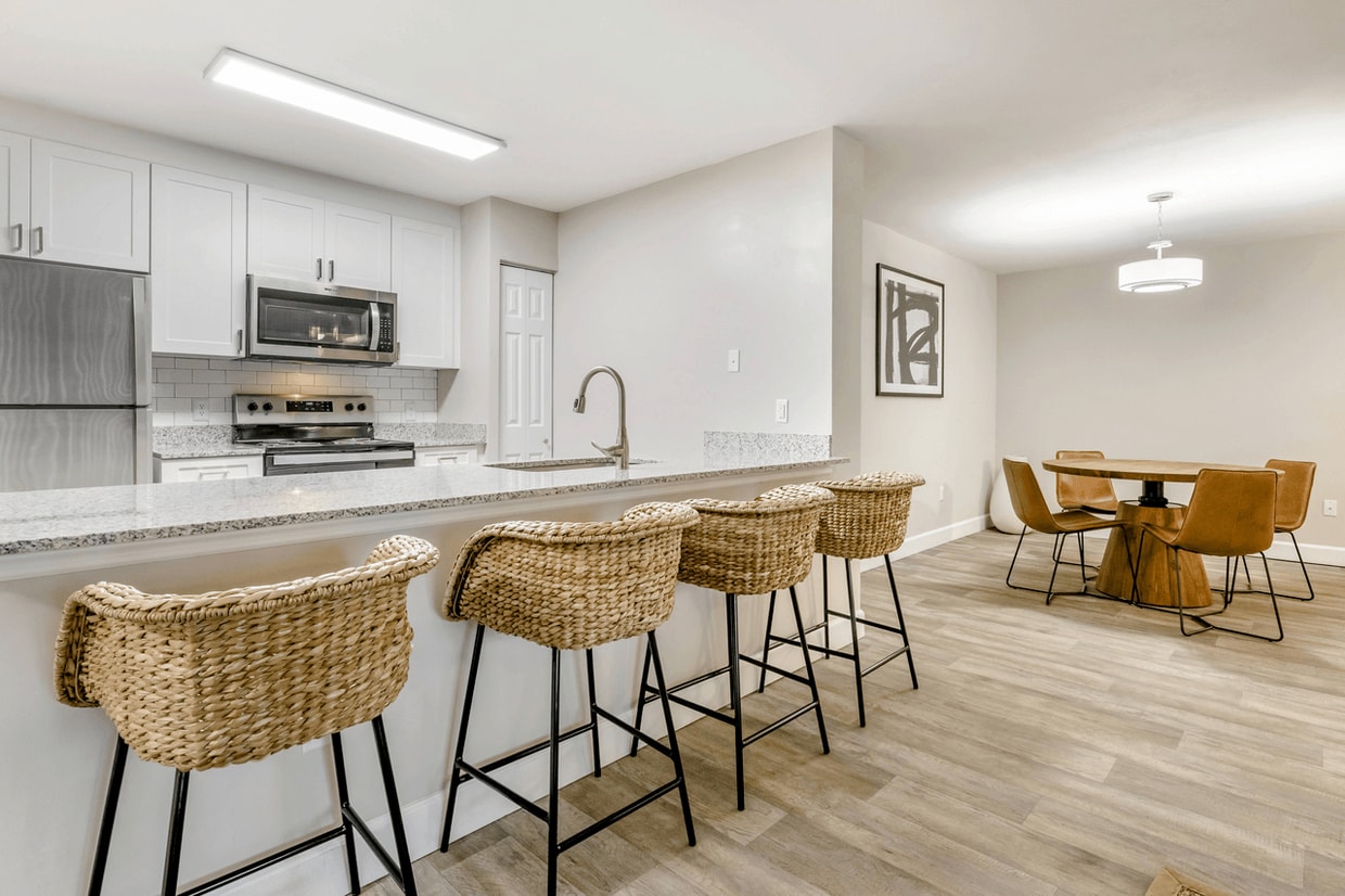 Coconut Palm Club Apartments - 5400 NW 55th Blvd Coconut Creek FL 33073 |  Apartment Finder