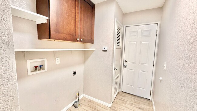 Building Photo - Wonderful Single-Story Home in the Darling Lake Rancho Viejo HOA Community of Fallbrook!