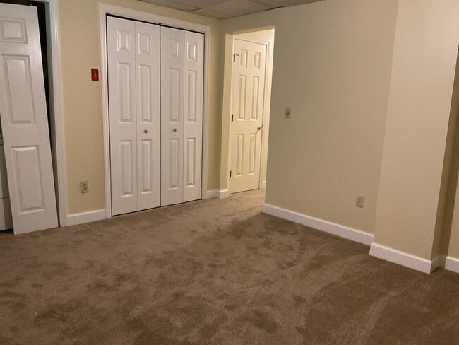 Building Photo - Luxury Townhouse at Camden Pines