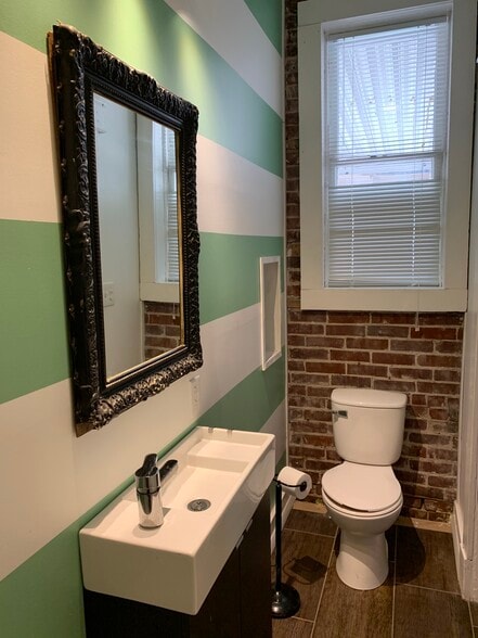 Back Apartment - 1120 N 10th St