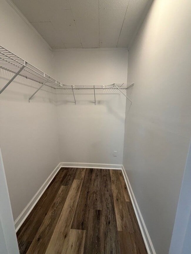 Building Photo - 1318 Lincoln Ave