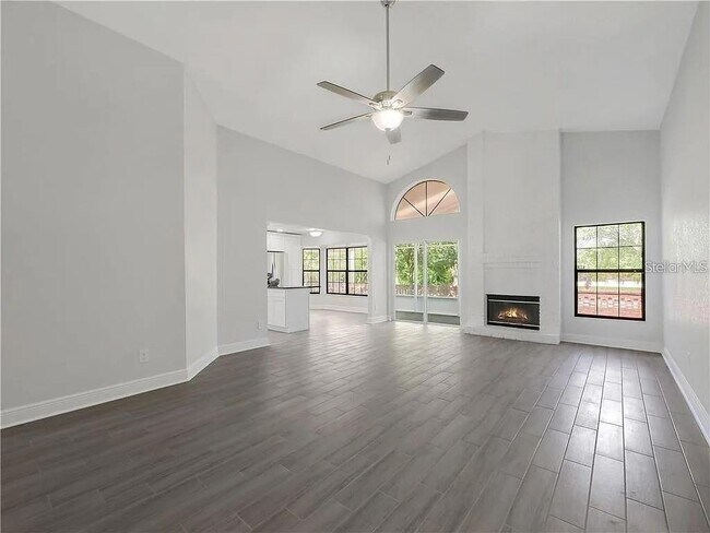 Building Photo - 1463 E Brookshire Ct