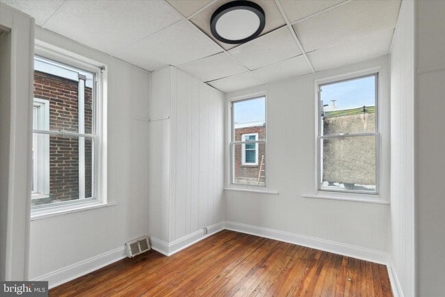 Building Photo - 1820 N Mascher St