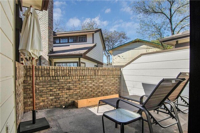 Building Photo - 1748 Ohlen Rd