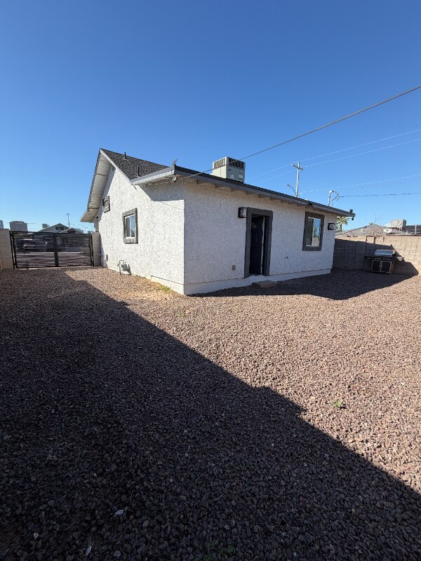 Building Photo - 337 N 13th St