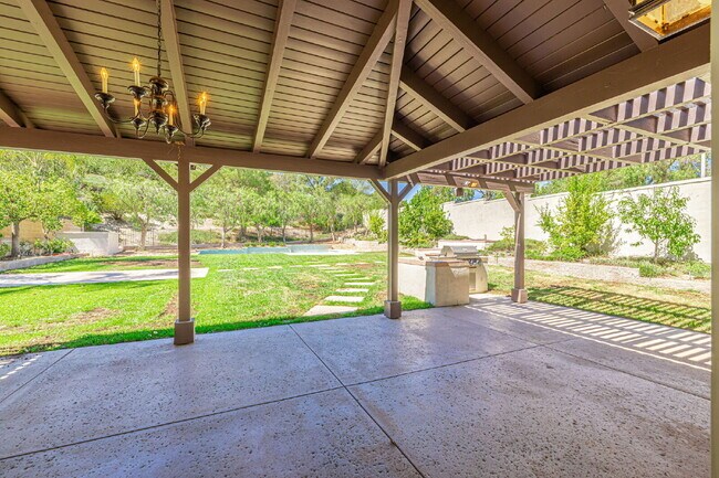 Building Photo - Executive 5-Bedroom Pool Home with Dual Master Suites in Stevenson Ranch