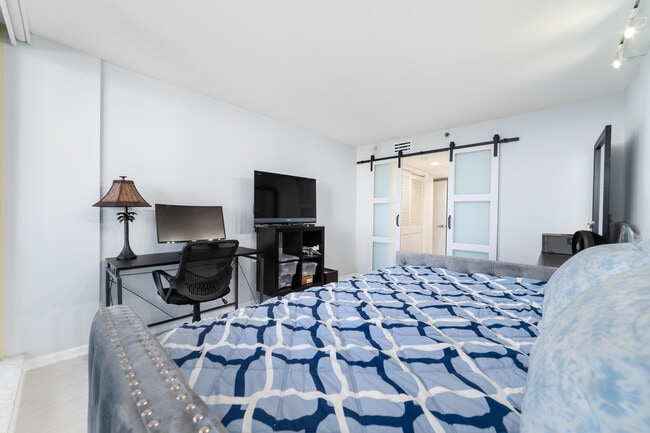 Building Photo - 4101 N Ocean Blvd