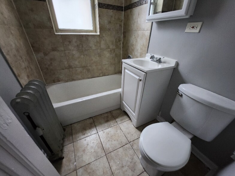 Building Photo - 5911 W Huron St