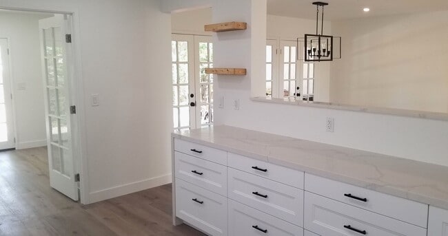Building Photo - 3 Bedrooms, 2 Baths Remodeled Encino Home ...
