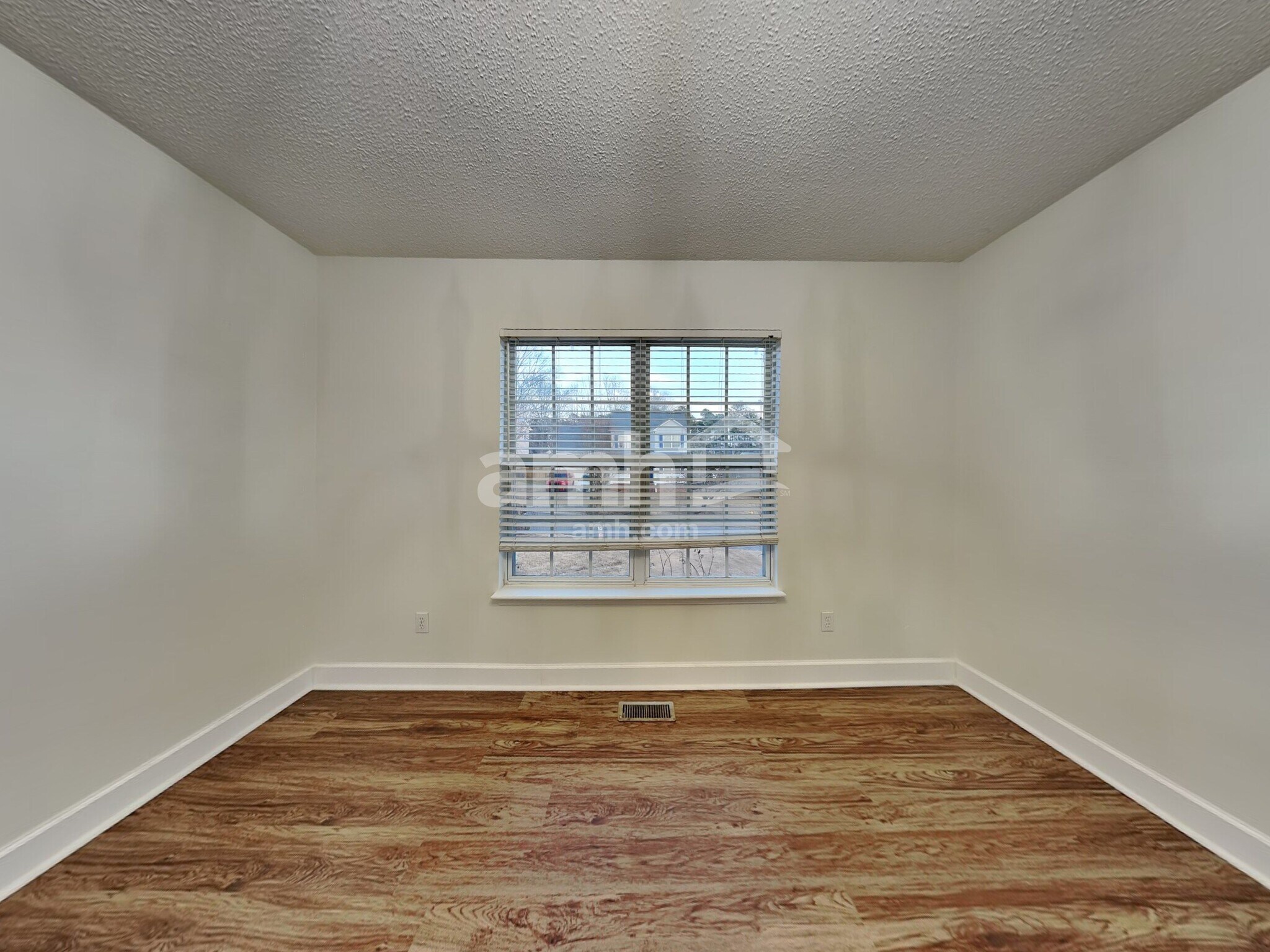 Building Photo - 207 Riesling Way