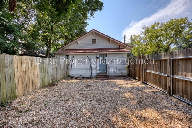 Building Photo - 3120 Pierpont Ave