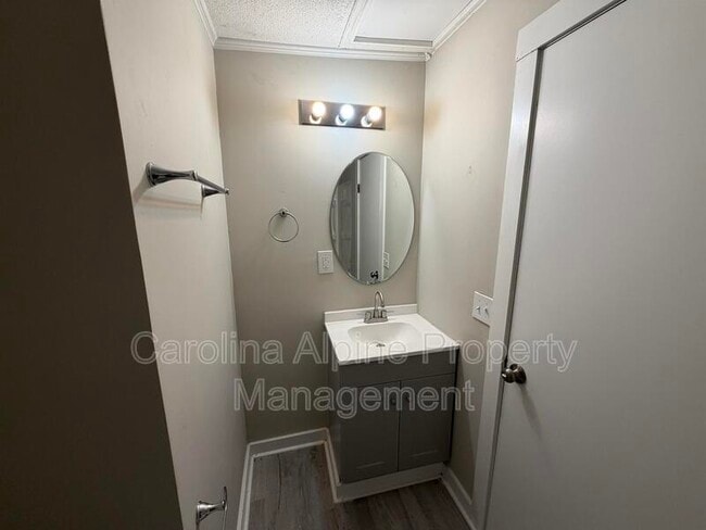 Building Photo - 510 Ridgecrest Dr