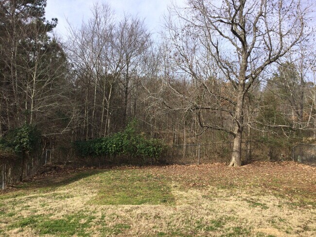 Building Photo - "Charming 2-Bed Home with Gleaming Hardwood Floors in Prime Jonesboro Location!"