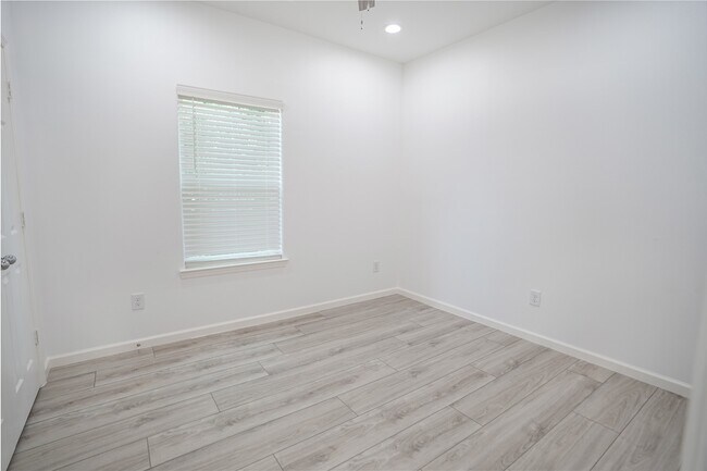 Building Photo - 7914 Laura Koppe Rd