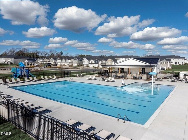 Building Photo - 123 Lennei Ln