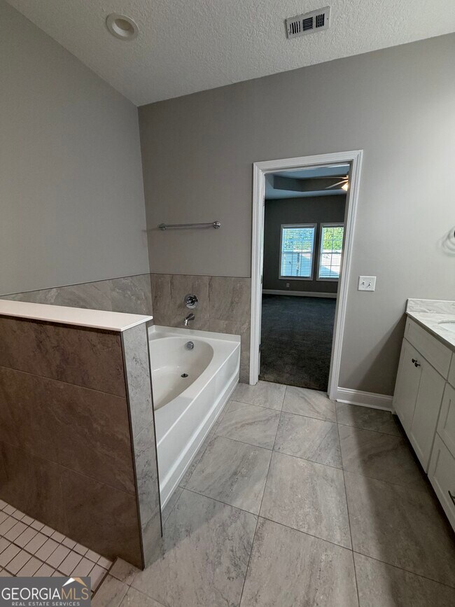 Building Photo - 148 The Villas Wy