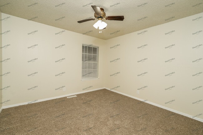 Building Photo - 6905 S Oswego Ave