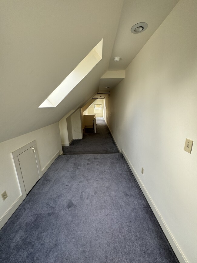 3rd floor - 1687 SW Montgomery Dr.