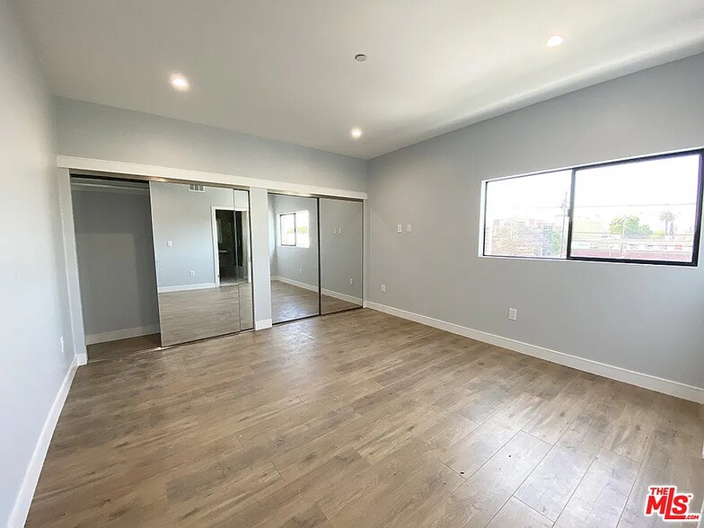 Building Photo - 1240 S Harvard Blvd