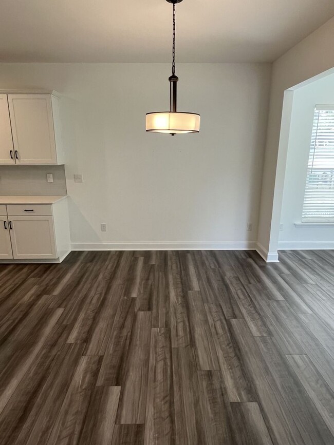 Building Photo - 616 Southstone Dr