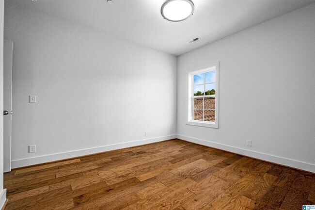 Building Photo - 3789 Poe Dr