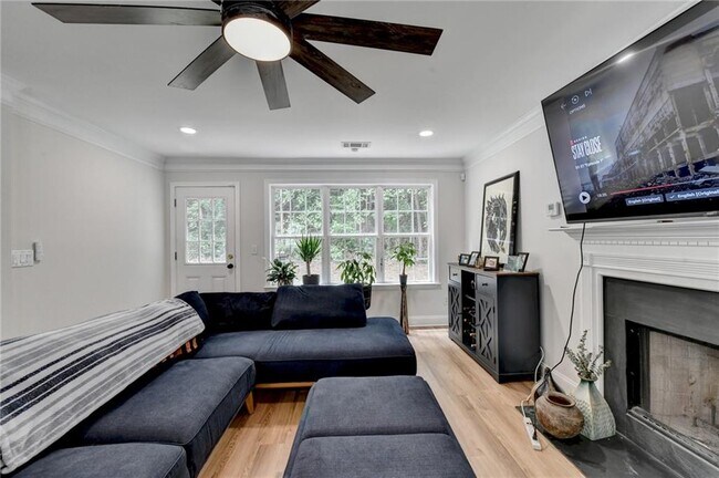 Building Photo - 6604 Destiny Dr SE