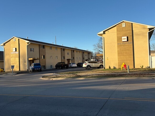 Building Photo - 109 E Quincy St