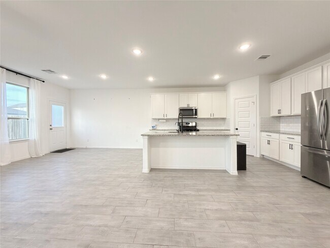 Building Photo - 9662 Caney Trails Rd