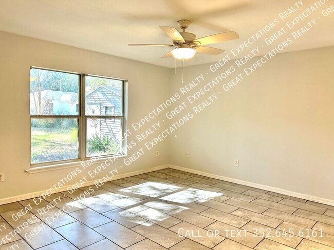 Building Photo - 4 Locust Run