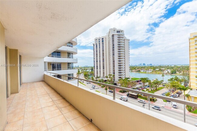Building Photo - 5555 Collins Ave
