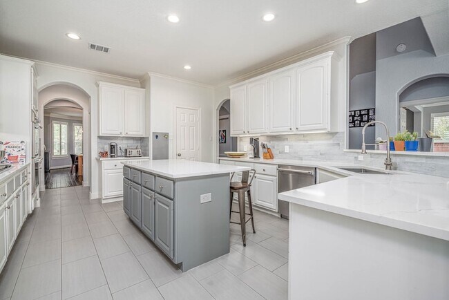 Building Photo - 5907 Ballina Canyon Ln