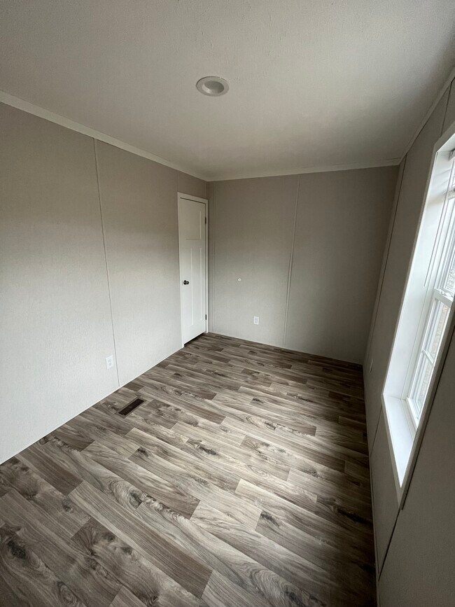 Building Photo - 205 Mountain Village Cir
